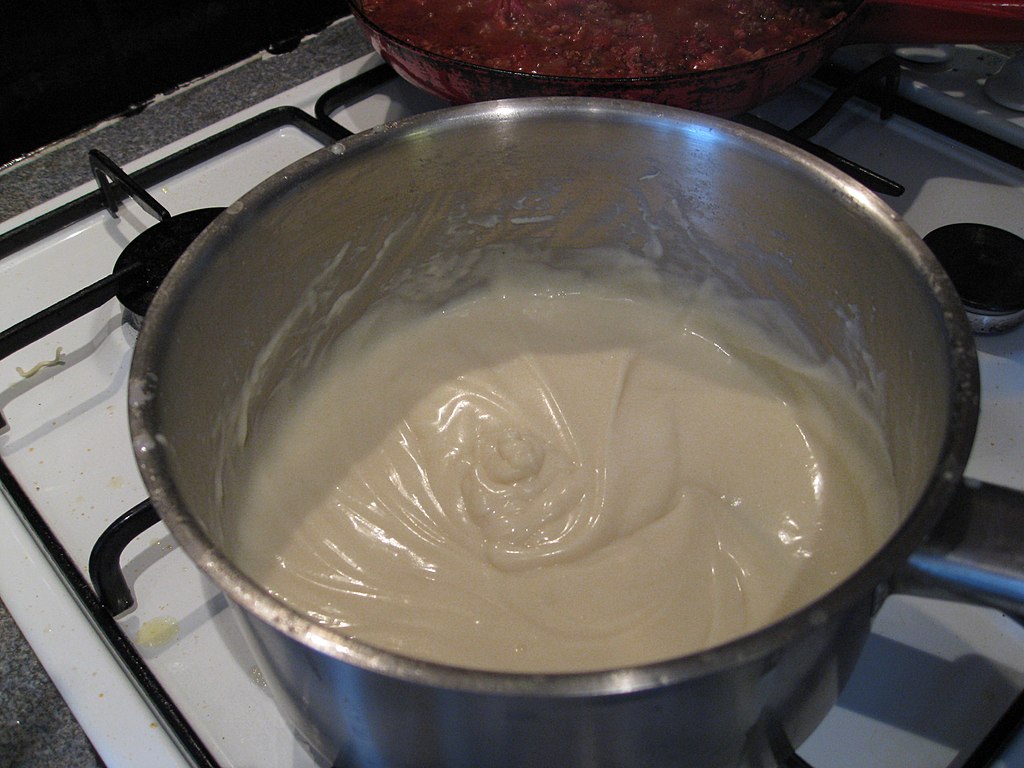 Comment faire une sauce béchamel maison ?
