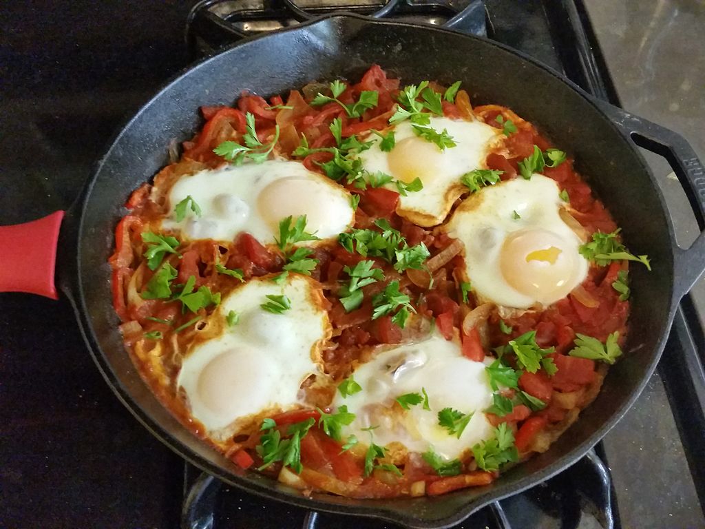 La recette de la chakchouka aux poivrons et aux oeufs