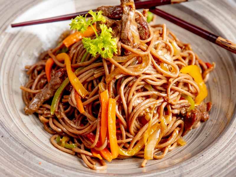 La recette chinoise des nouilles&nbsp;sautées