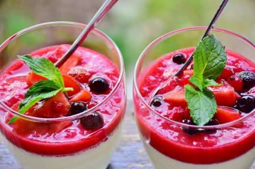Recette de Panna cotta aux fruits rouges