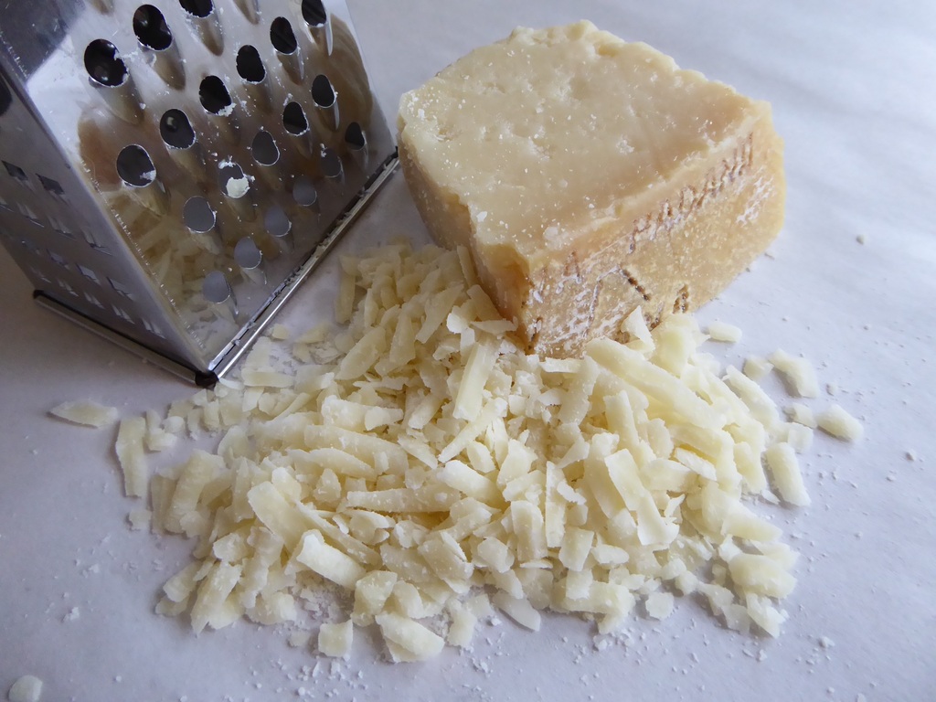 Parmesan : comment utiliser ce fromage emblématique en cuisine ?