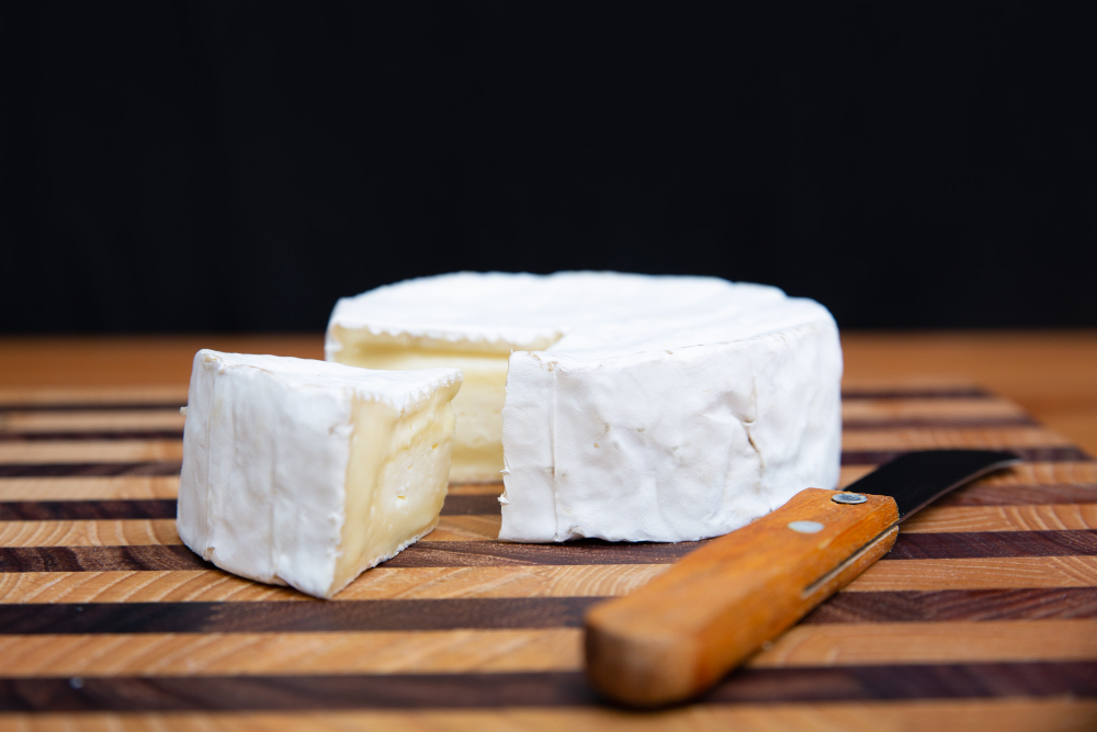 Camembert : bienfaits, utilisation en cuisine et comment le choisir