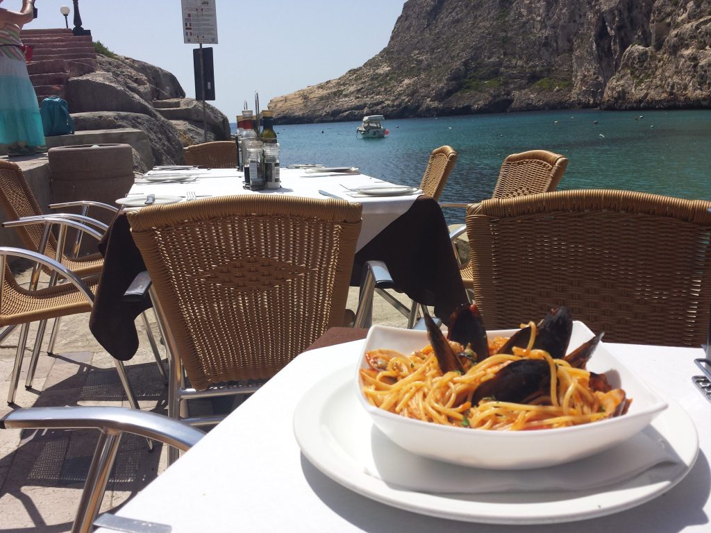 Voyage à Malte : découvrir l’île à travers sa gastronomie méditerranéenne